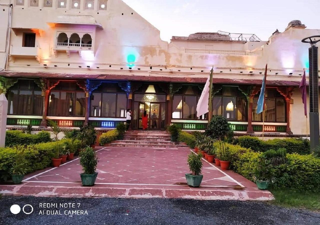 Mpt Sheesh Mahal, Orchha Hotel Esterno foto