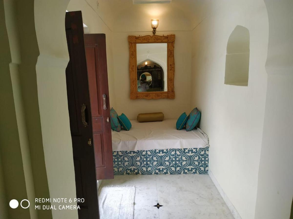 Mpt Sheesh Mahal, Orchha Hotel Esterno foto